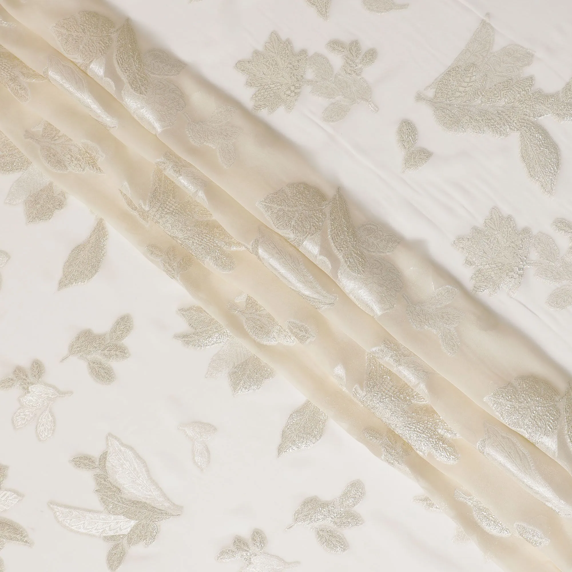 Classic Cream Silk Chiffon Fabric with Gold Lurex, 110cm Wide – Timeless Textile for Elegant Designs-D18389